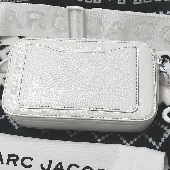 New❄️ALL WHITE🤍MARC JACOBS SNAPSHOT WINTER BAG MINIMALIST blogger camera bag - Picture 8 of 17
